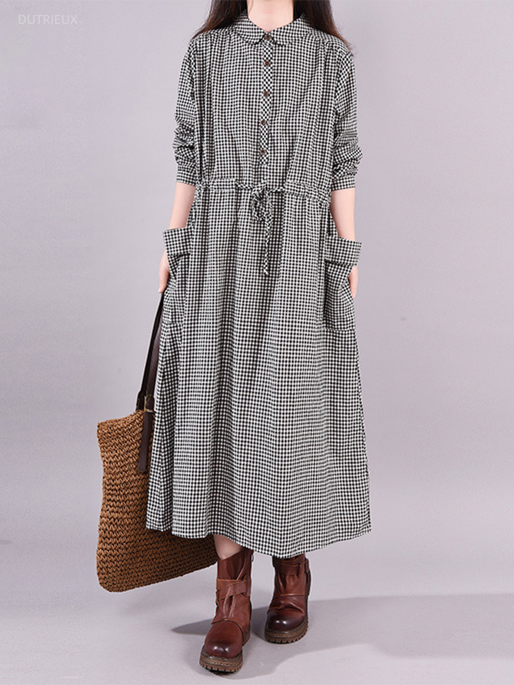 Winter Clothing Drawing - Vestido Vintage de moda a cuadros